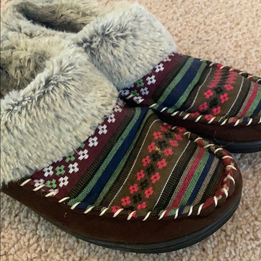 Memory foam slippers